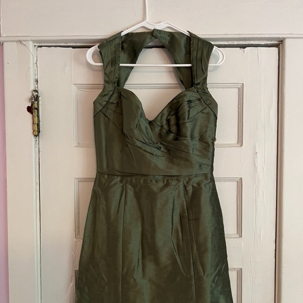 Jim Hjelm Occasions Olive Green Short Sleeveless Dress Size 12